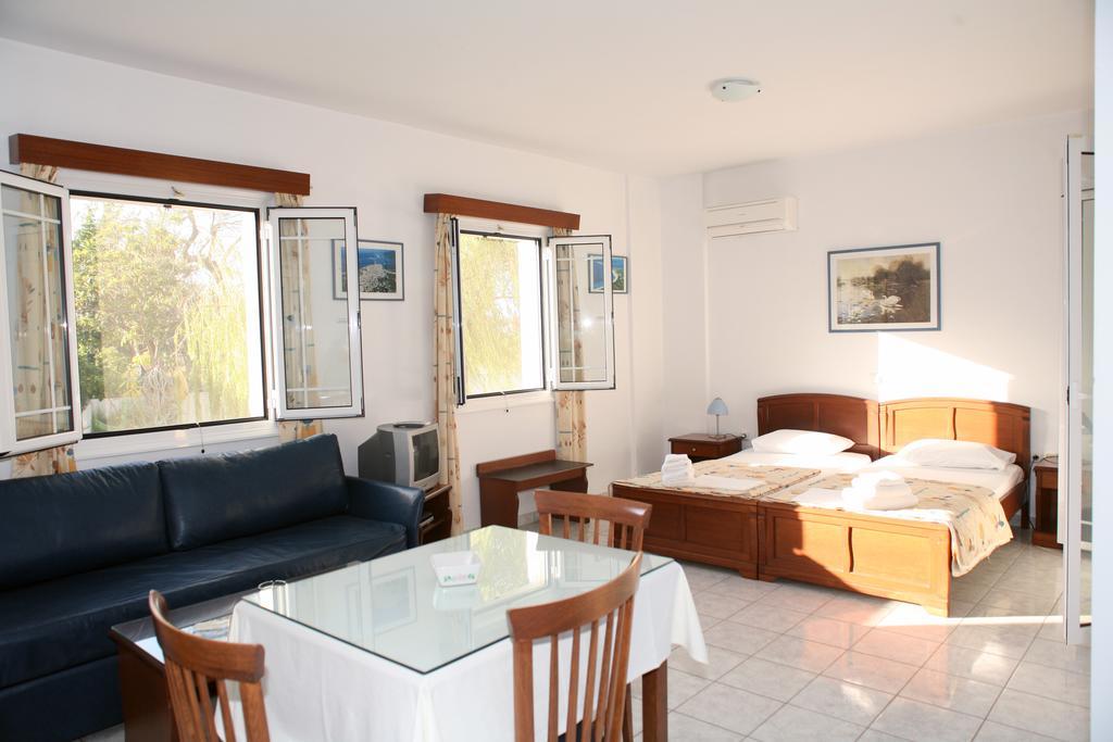 Iliaktida Studio-Villas Frínion Chambre photo