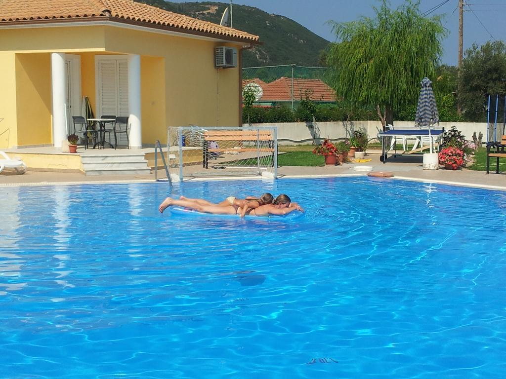 Iliaktida Studio-Villas Frínion Chambre photo