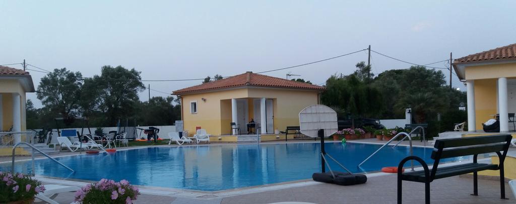 Iliaktida Studio-Villas Frínion Extérieur photo
